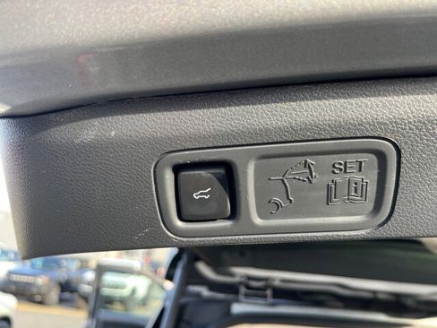 Certified 2024 Ford Expedition Limited image 27