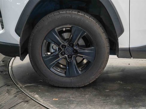 Used 2019 Toyota RAV4 XLE image 9