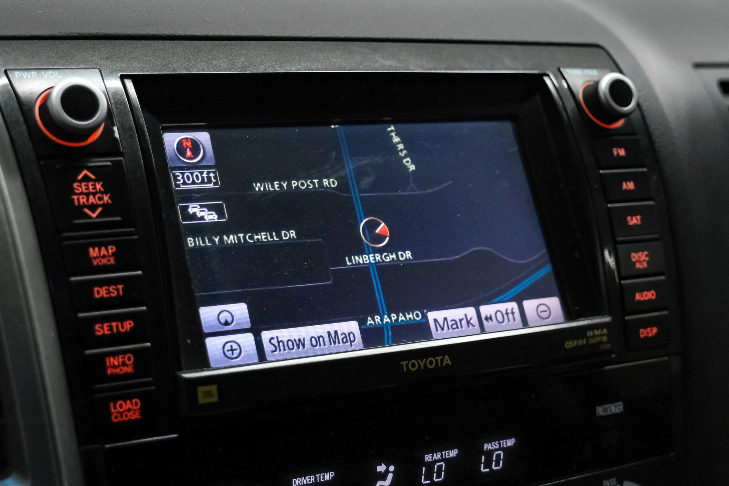 Used 2010 Toyota Sequoia Platinum AWD/4WD image 18