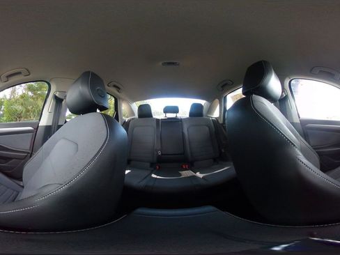 Used 2025 Volkswagen Jetta SE image 41