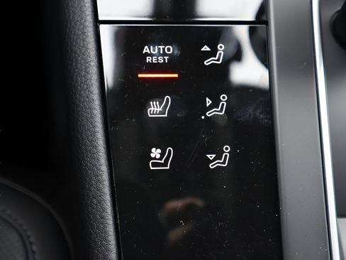 New 2026 Porsche Macan image 25