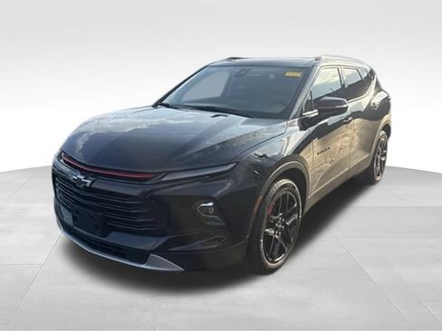 Used 2024 Chevrolet Blazer LT w/ Sound & Technology Package AWD/4WD image 3