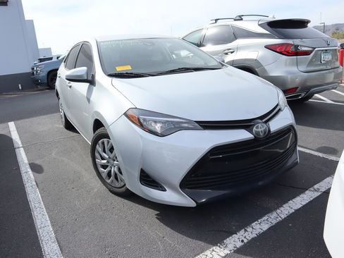 Used 2018 Toyota Corolla LE w/ Carpet Mat Package (TMS) image 3