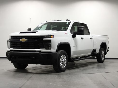 Used 2024 Chevrolet Silverado 2500 W/T image 8