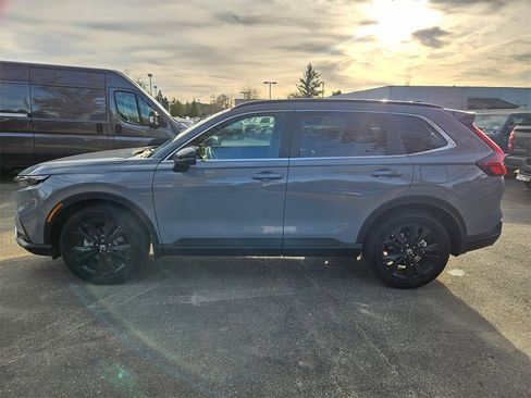 Used 2024 Honda CR-V Sport Touring image 4