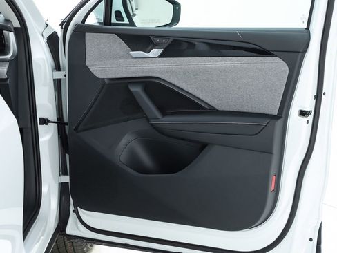 New 2026 Volkswagen Tiguan S image 31