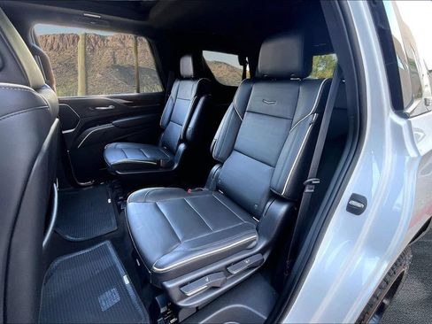 Used 2022 Cadillac Escalade Premium Luxury AWD/4WD image 28