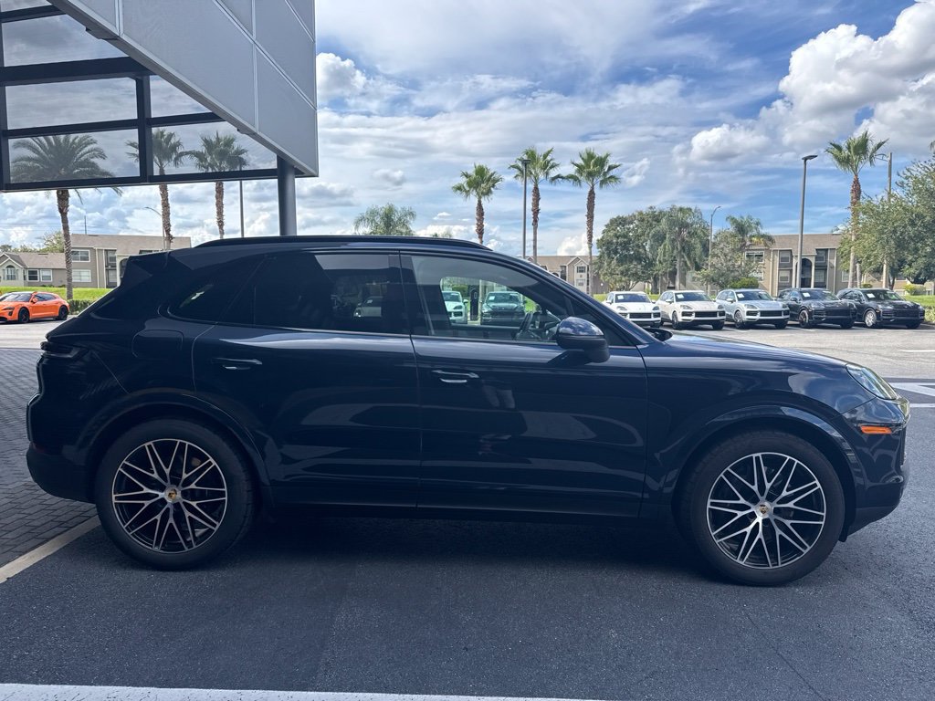 Certified 2024 Porsche Cayenne AWD/4WD image 6