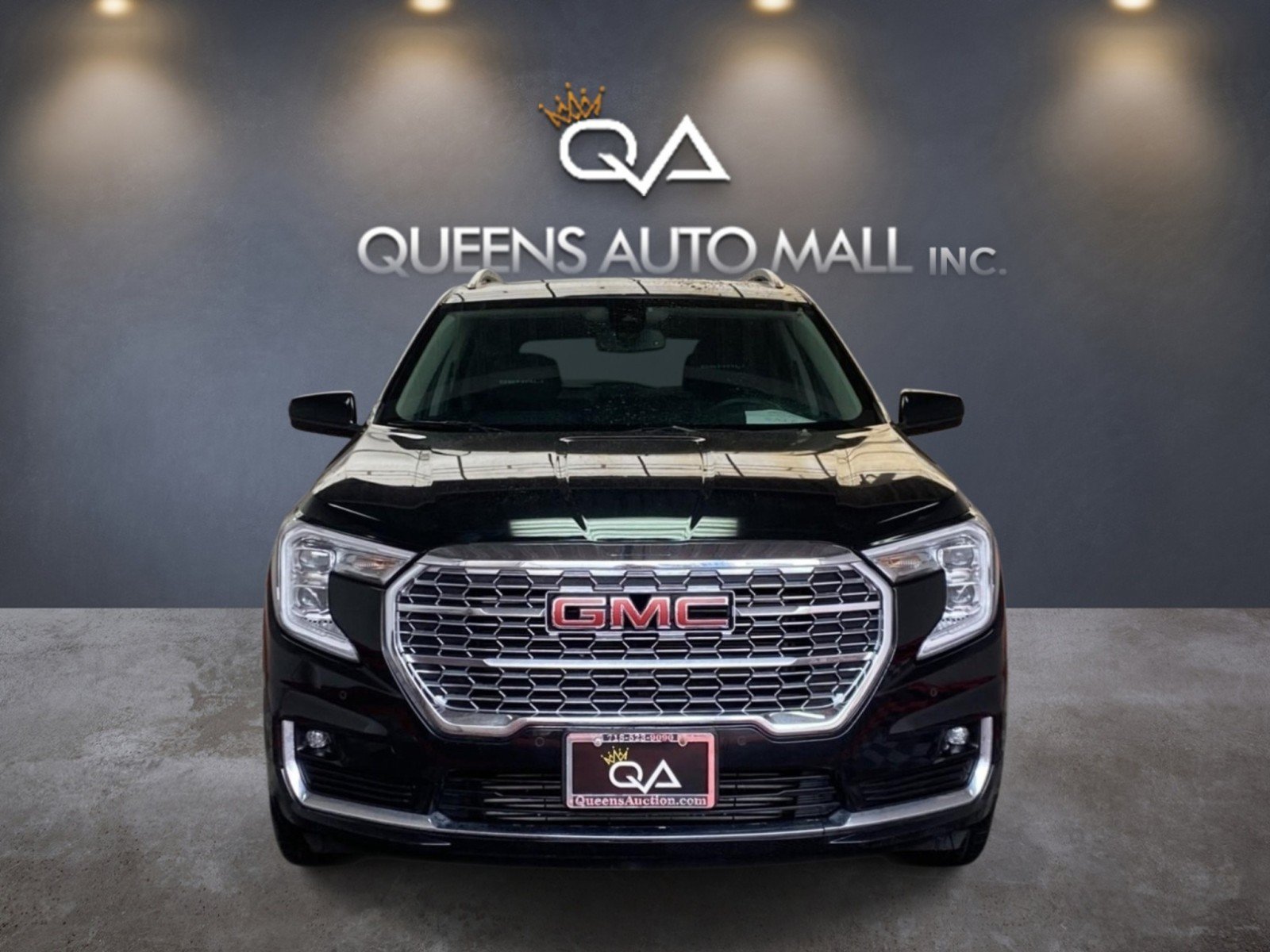 Used 2023 GMC Terrain Denali AWD/4WD image 2