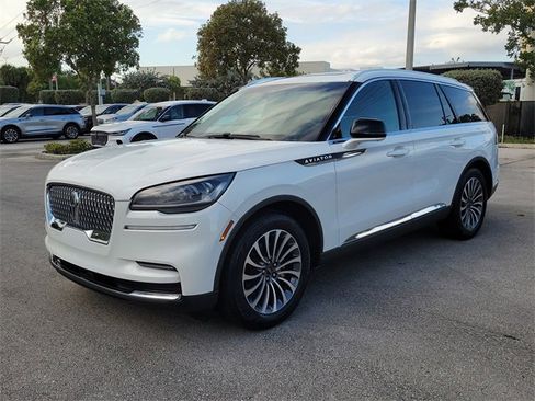 Used 2022 Lincoln Aviator Reserve w/ Elements Package Plus image 3