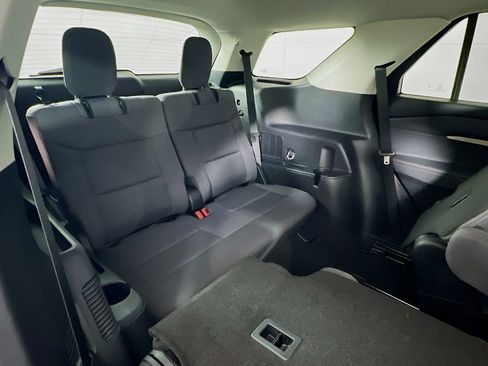 Used 2025 Ford Explorer Active image 31