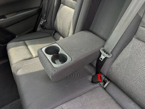 Used 2024 Nissan Rogue SV FWD image 18