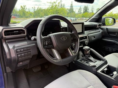 Certified 2025 Toyota Tacoma SR5 AWD/4WD image 13