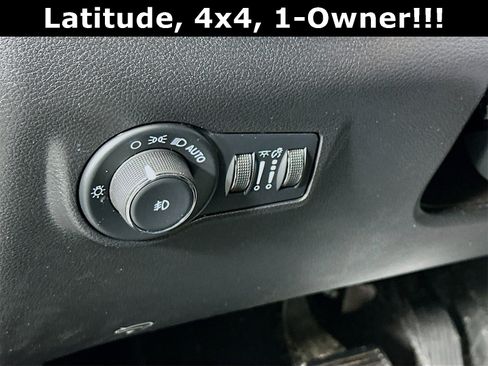Used 2023 Jeep Compass Latitude w/ Sun and Sound Group image 11