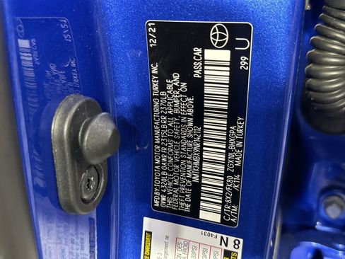 Used 2022 Toyota C-HR XLE image 43