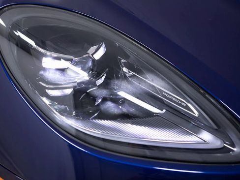 Certified 2025 Porsche Macan image 31