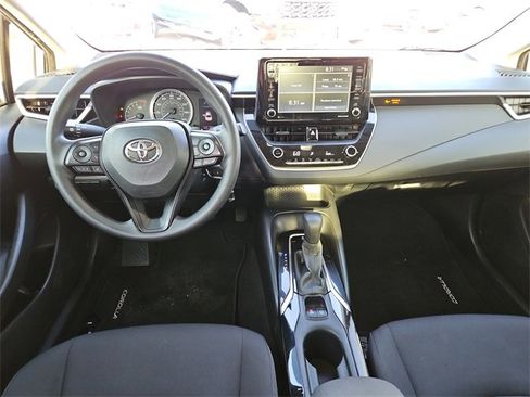 Used 2022 Toyota Corolla LE image 8