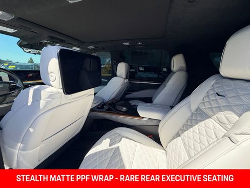 Used 2025 Cadillac Escalade Sport Platinum image 3