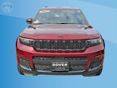 Certified 2025 Jeep Grand Cherokee L Altitude AWD/4WD image 29