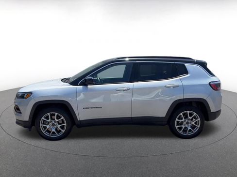 Used 2025 Jeep Compass Limited AWD/4WD image 9