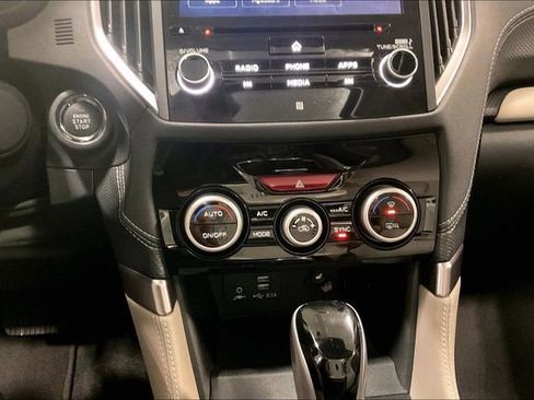 Used 2022 Subaru Forester Limited image 32