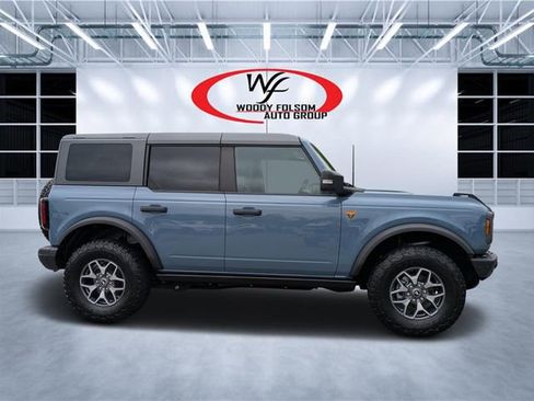 Used 2024 Ford Bronco Badlands image 2