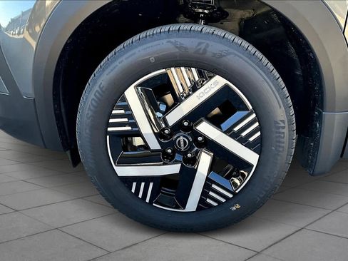 New 2026 Nissan Kicks SV image 9