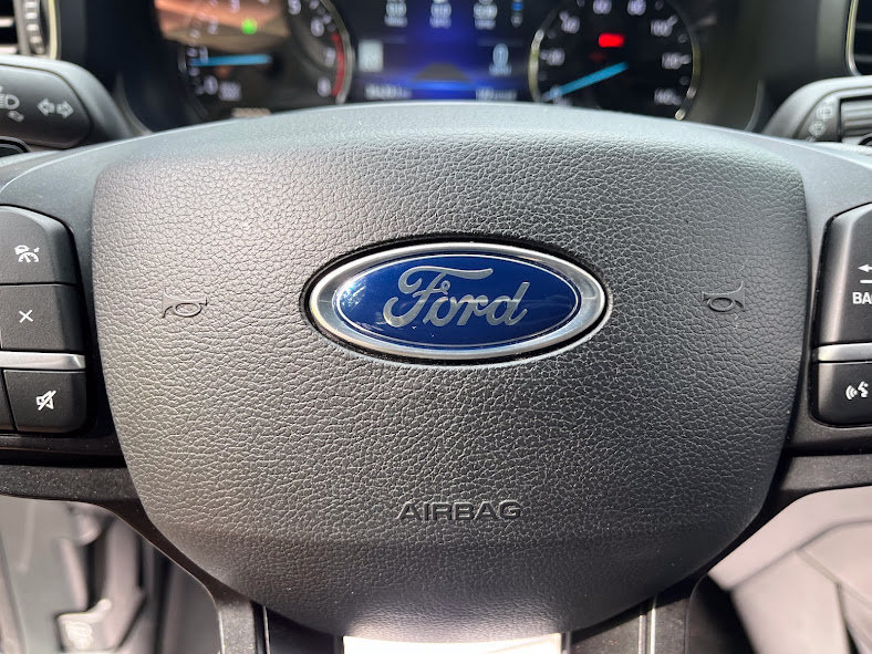 Used 2020 Ford Explorer XLT w/ Equipment Group 202A AWD/4WD image 12