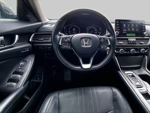 Used 2018 Honda Accord Touring image 5
