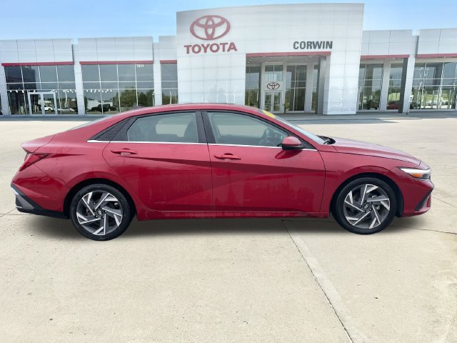 Used 2025 Hyundai Elantra SEL FWD image 6