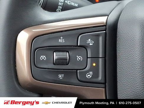 Certified 2024 Chevrolet Suburban High Country AWD/4WD image 25