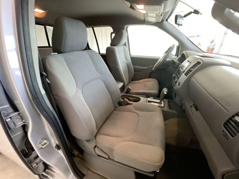 Used 2017 Nissan Frontier SV image 22