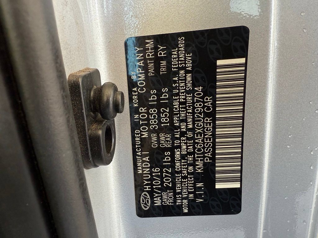 Used 2016 Hyundai Veloster Turbo FWD image 13
