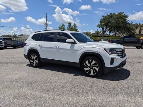 Used 2024 Volkswagen Atlas SE FWD image 2