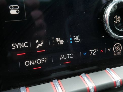 Certified 2025 GMC Yukon XL AT4 Ultimate w/ LPO, Floor Liner Package AWD/4WD image 31