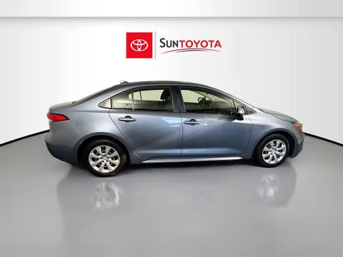 Used 2022 Toyota Corolla LE image 2