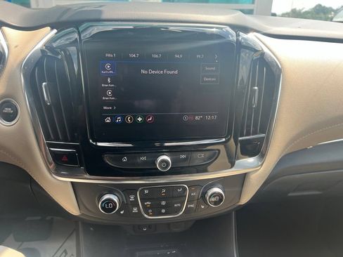 Used 2023 Chevrolet Traverse LT FWD image 9
