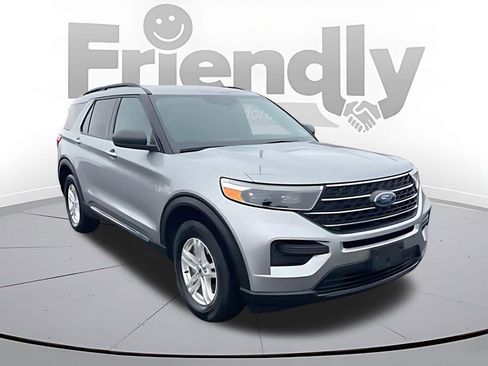 Used 2023 Ford Explorer XLT w/ Class IV Trailer Tow Package AWD/4WD image 3
