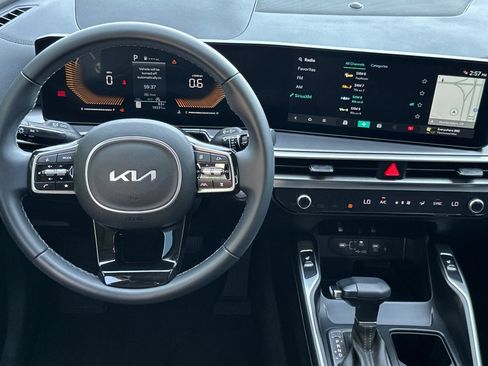 Certified 2024 Kia Sorento S w/ Panoramic Sunroof Package AWD/4WD image 14