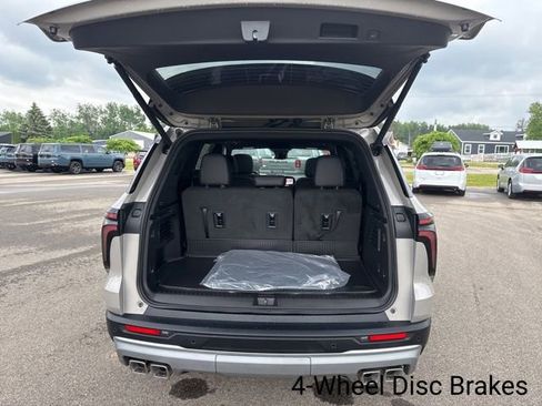 New 2026 Chevrolet Traverse Z71 w/ Enhanced Driving Package AWD/4WD image 45