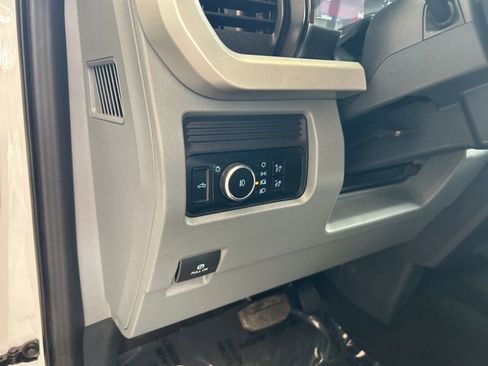 Used 2025 Ford F350 XLT image 41