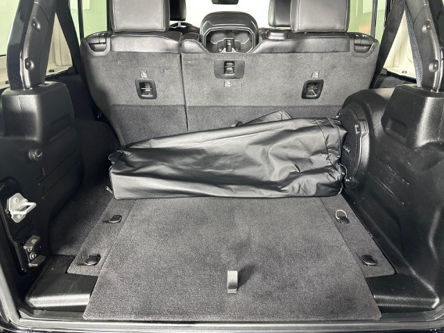 Used 2021 Jeep Wrangler Unlimited Rubicon AWD/4WD image 24