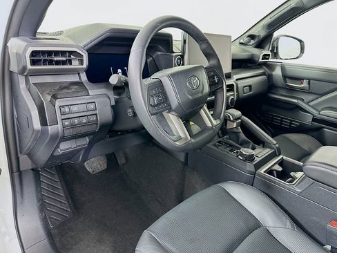 Used 2025 Toyota 4Runner Limited image 9