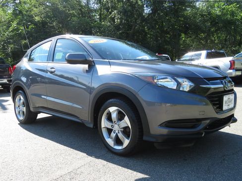 Used 2018 Honda HR-V LX image 3