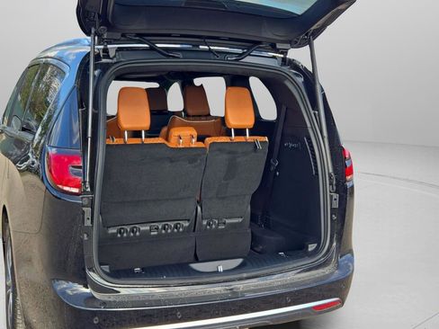 New 2026 Chrysler Pacifica Pinnacle w/ Trailer Tow Group image 36