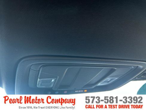 Used 2021 GMC Sierra 1500 SLT image 16