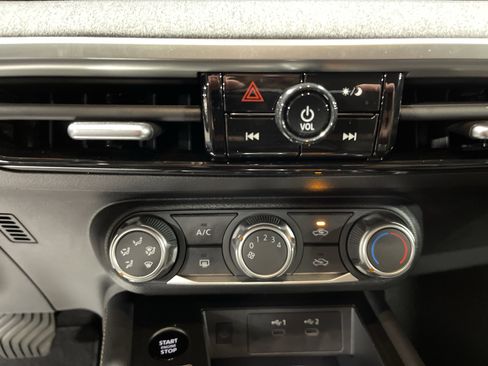 Used 2025 Nissan Kicks SV image 24