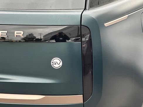 New 2026 Land Rover Range Rover SV image 14