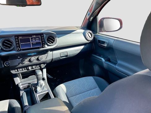 Used 2022 Toyota Tacoma TRD Sport w/ Technology Package RWD image 21