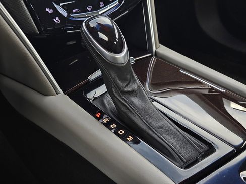 Used 2017 Cadillac XTS Luxury image 21